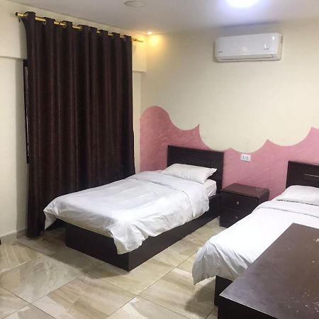 Siveen Hotel Аман Екстериор снимка