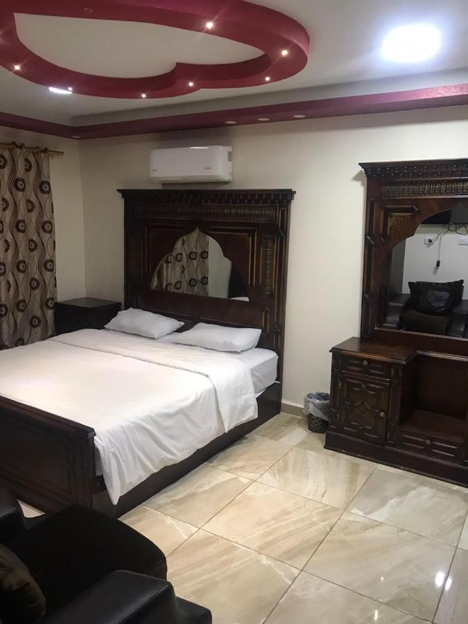 Siveen Hotel Аман Екстериор снимка