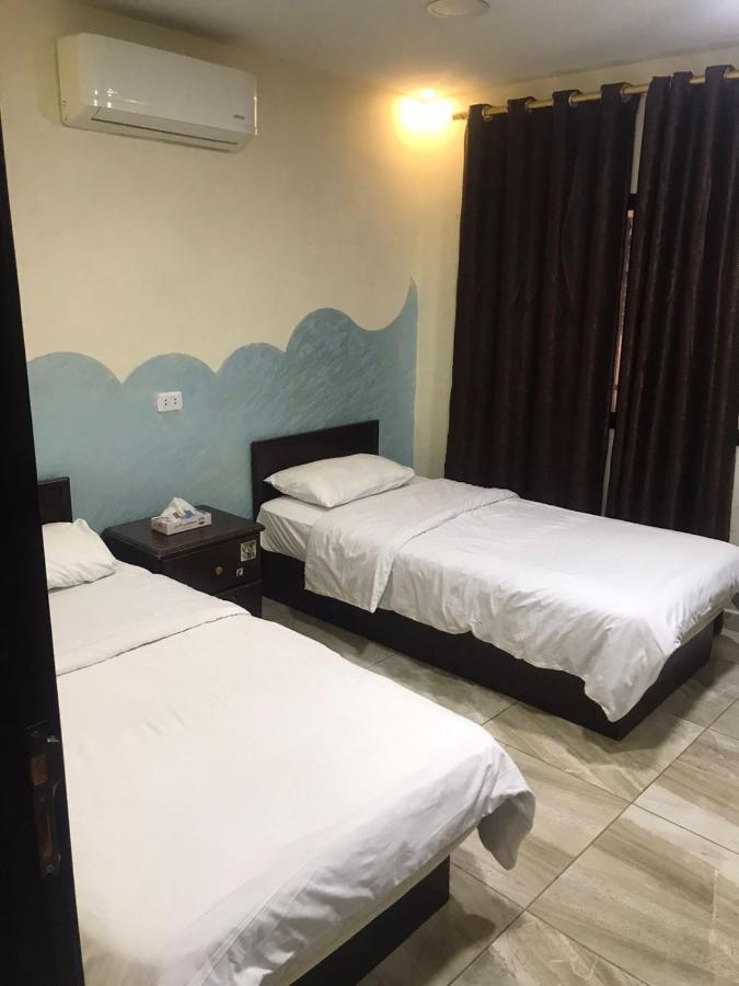 Siveen Hotel Аман Екстериор снимка