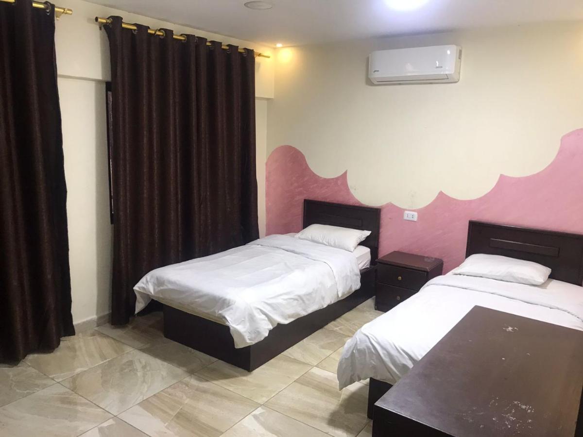 Siveen Hotel Аман Екстериор снимка