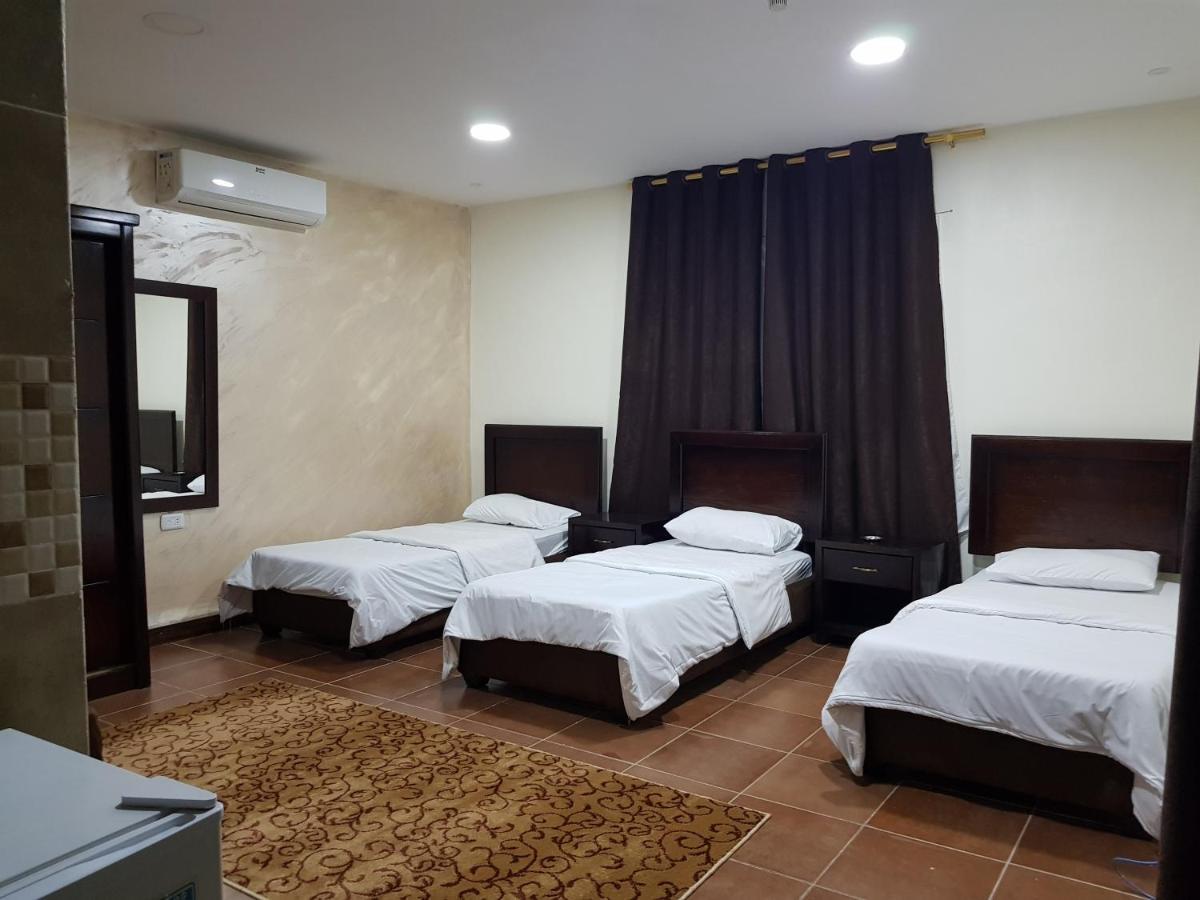 Siveen Hotel Аман Екстериор снимка