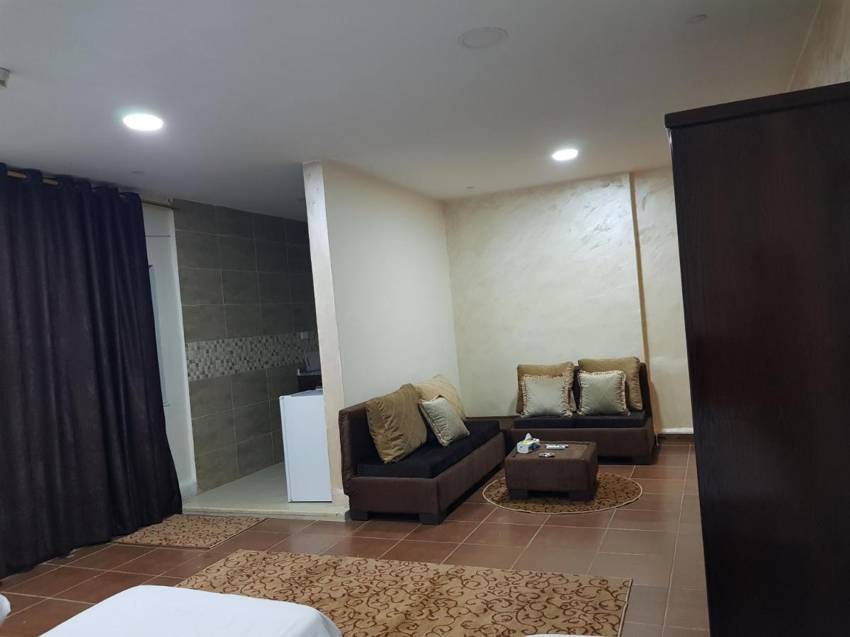 Siveen Hotel Аман Екстериор снимка