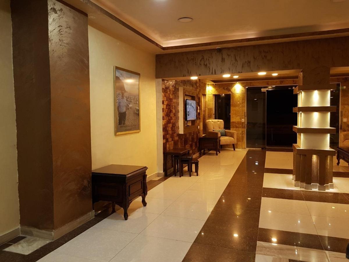 Siveen Hotel Аман Екстериор снимка